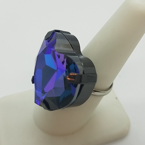 HEART THROB HELIOTROPE CRYSTAL HEART RING NEW - Picture 5 of 7